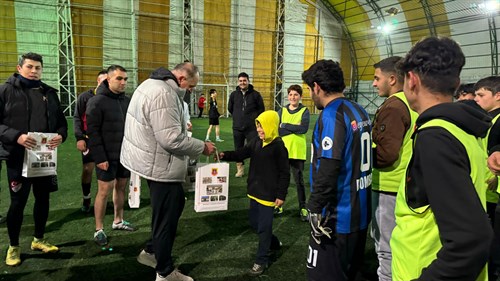 “Mentorüm yanımda” Projesi kapsamında İl Jandarma Komutanlığı personelleri ile gençlerimiz arasında futbol müsabakası yapılmıştır.